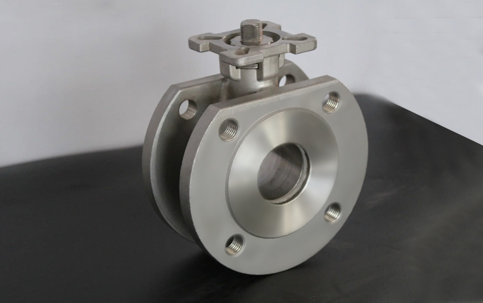 對(duì)夾式高平臺(tái)球閥適用于Class150、PN1.0～2.5MPa、-29~180℃的管路上，用于截?cái)嗷蚪油ü苈分械慕橘|(zhì)